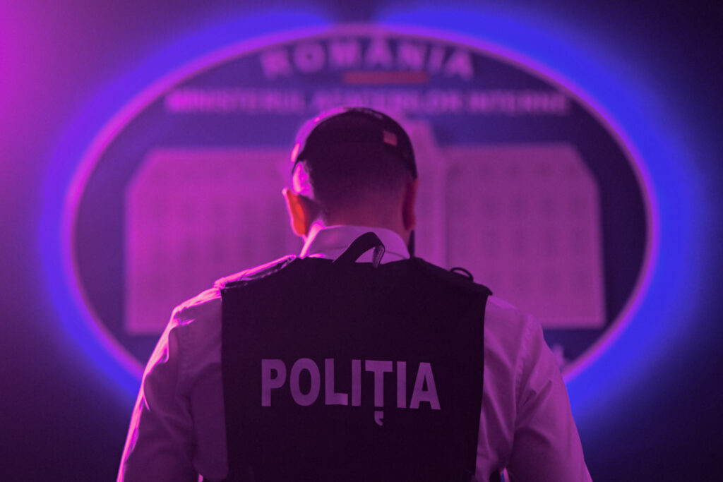Femeie de 24 de ani, suspectată că a înjunghiat un bărbat într-un apartament din Constanța