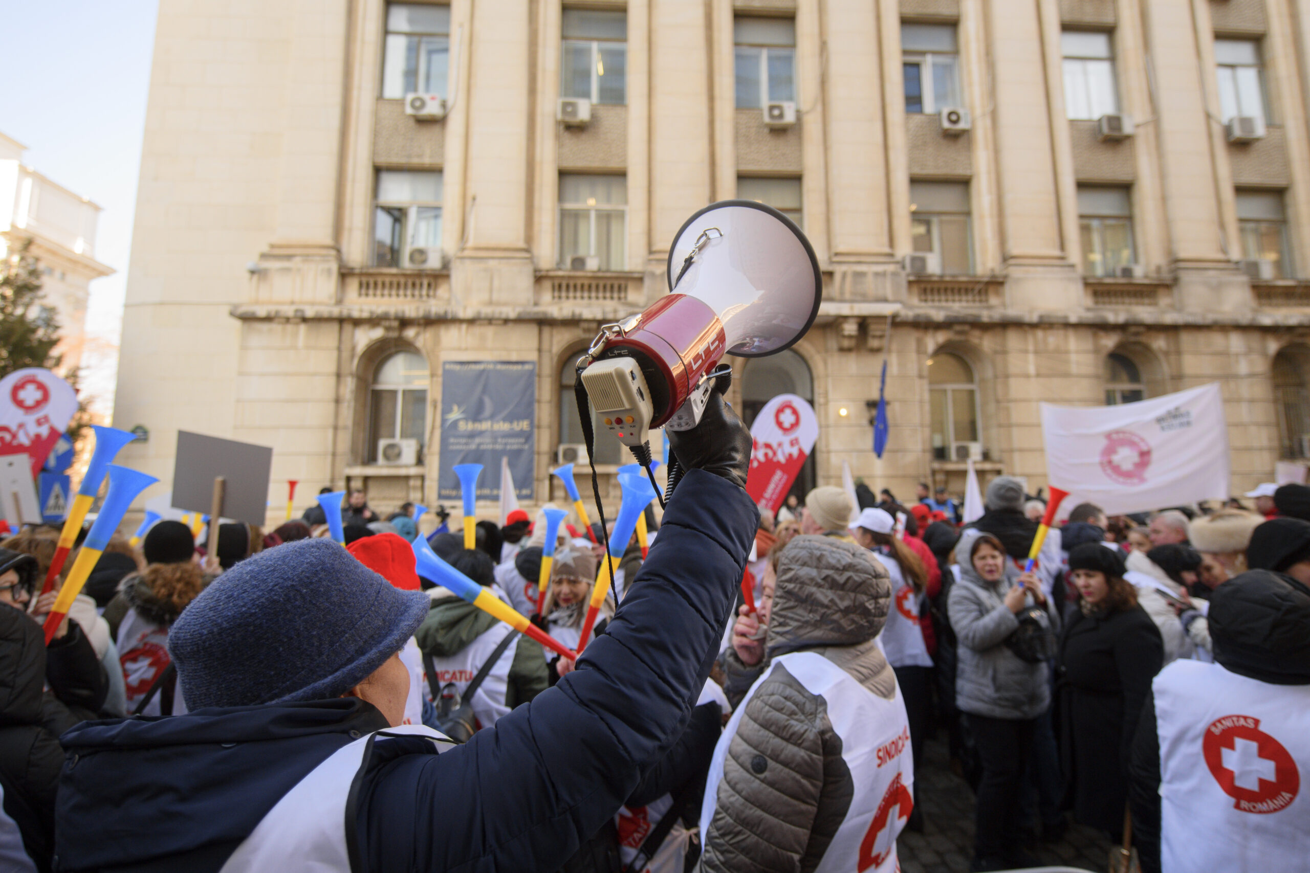 Proteste față de noua lege a salarizării bugetare