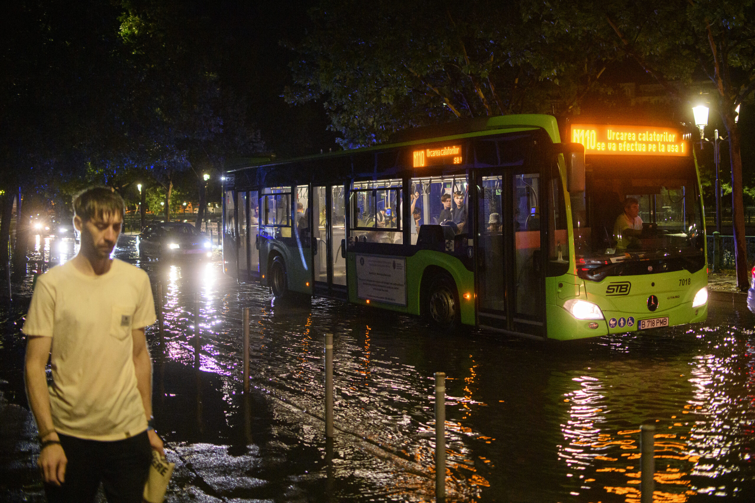 Poza pentru articolul Vremea în București: averse, vijelii și răcire bruscă