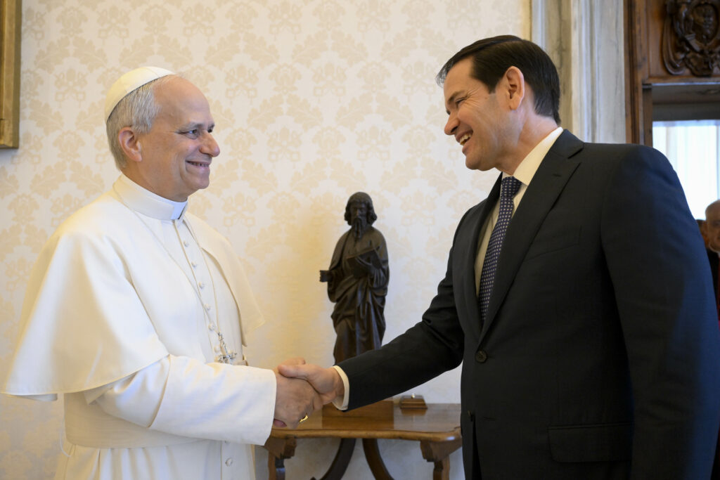 Papa Leon al XIV-lea îl va primi pe Marco Rubio joi, anunță Vaticanul. Vizita, pe fondul intensificării tensiunilor dintre Trump și Suveranul Pontif