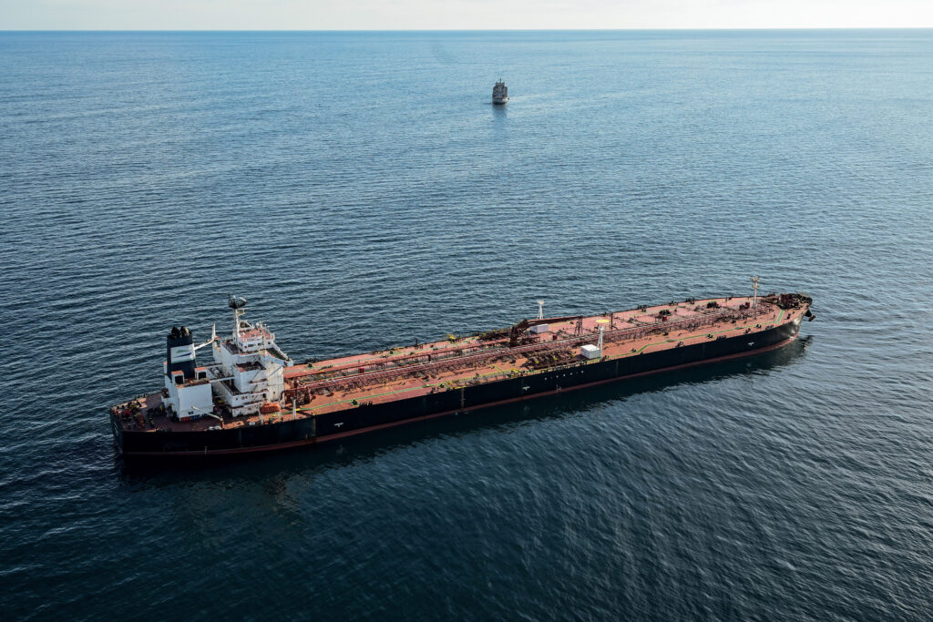 Suedia a reținut în Marea Baltică un petrolier suspectat că face parte din flota fantomă a Rusiei
