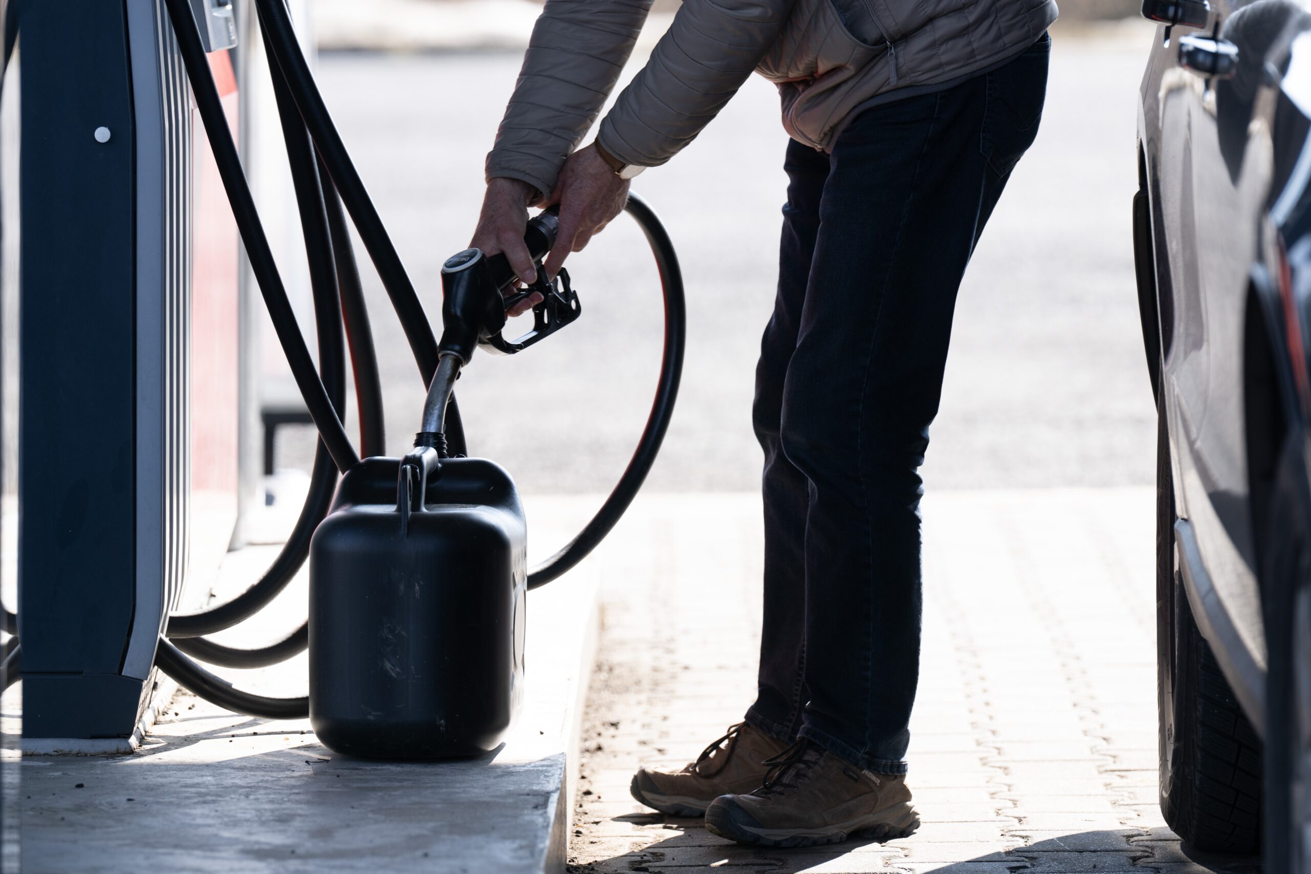 Prețul benzinei în SUA a crescut cu 50% după războiul cu Iranul