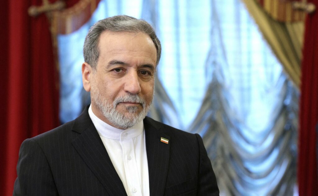 Șeful diplomației iraniene, prima vizită în China de la izbucnirea războiului