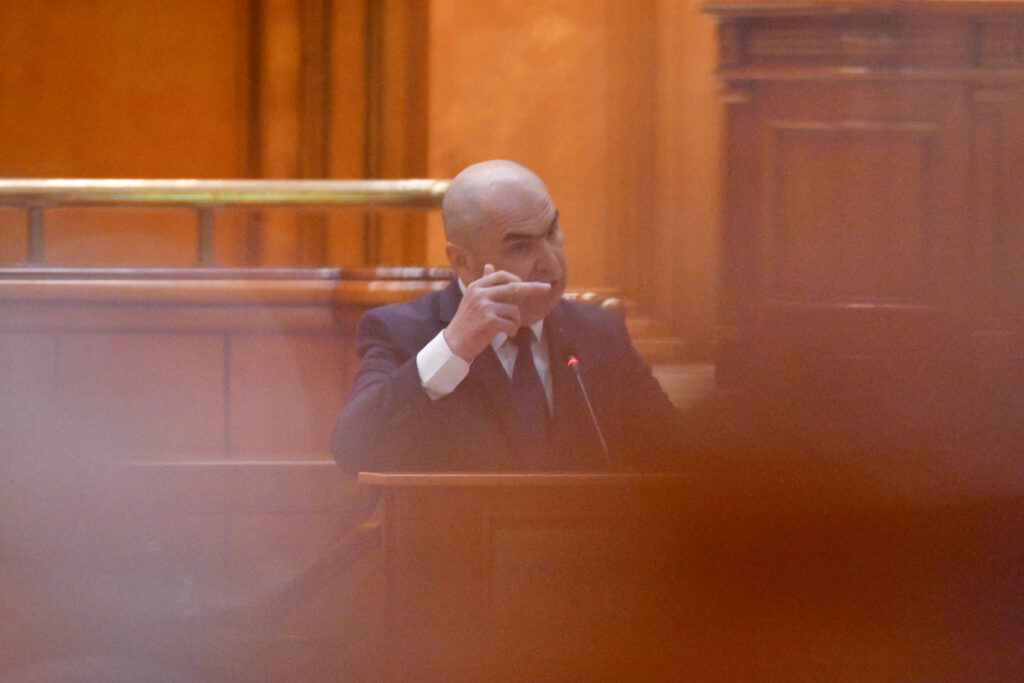 Cât poate sta și ce poate face Ilie Bolojan ca premier interimar
