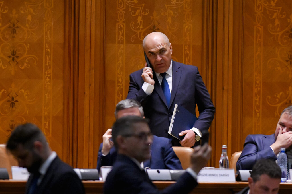 Ce scrie presa internațională despre demiterea Guvernului Bolojan. Politico: Socialiștii și extrema dreaptă din România răstoarnă guvernul / Presa poloneză: Guvernul pro-UE al României a fost demis în urma unui vot de neîncredere