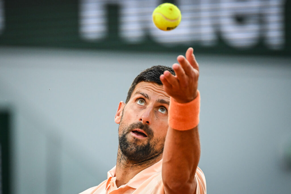 Djokovic sărbătorește prima victorie la Roland Garros și stabilește un nou record