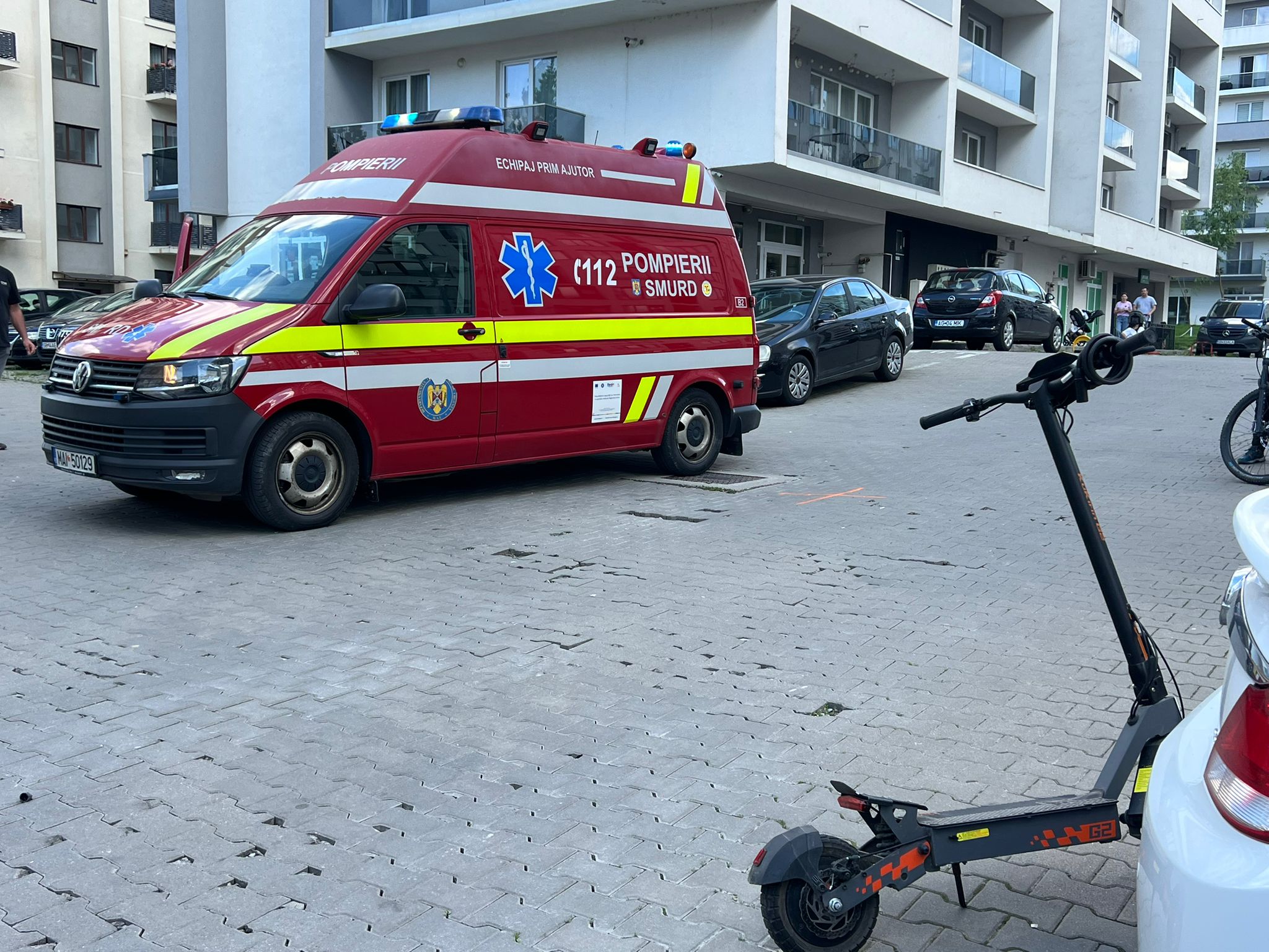 Poza pentru articolul O fată de 10 ani a fost lovită de o trotinetă electrică în județul Sibiu. Minora a fost transportată la spital