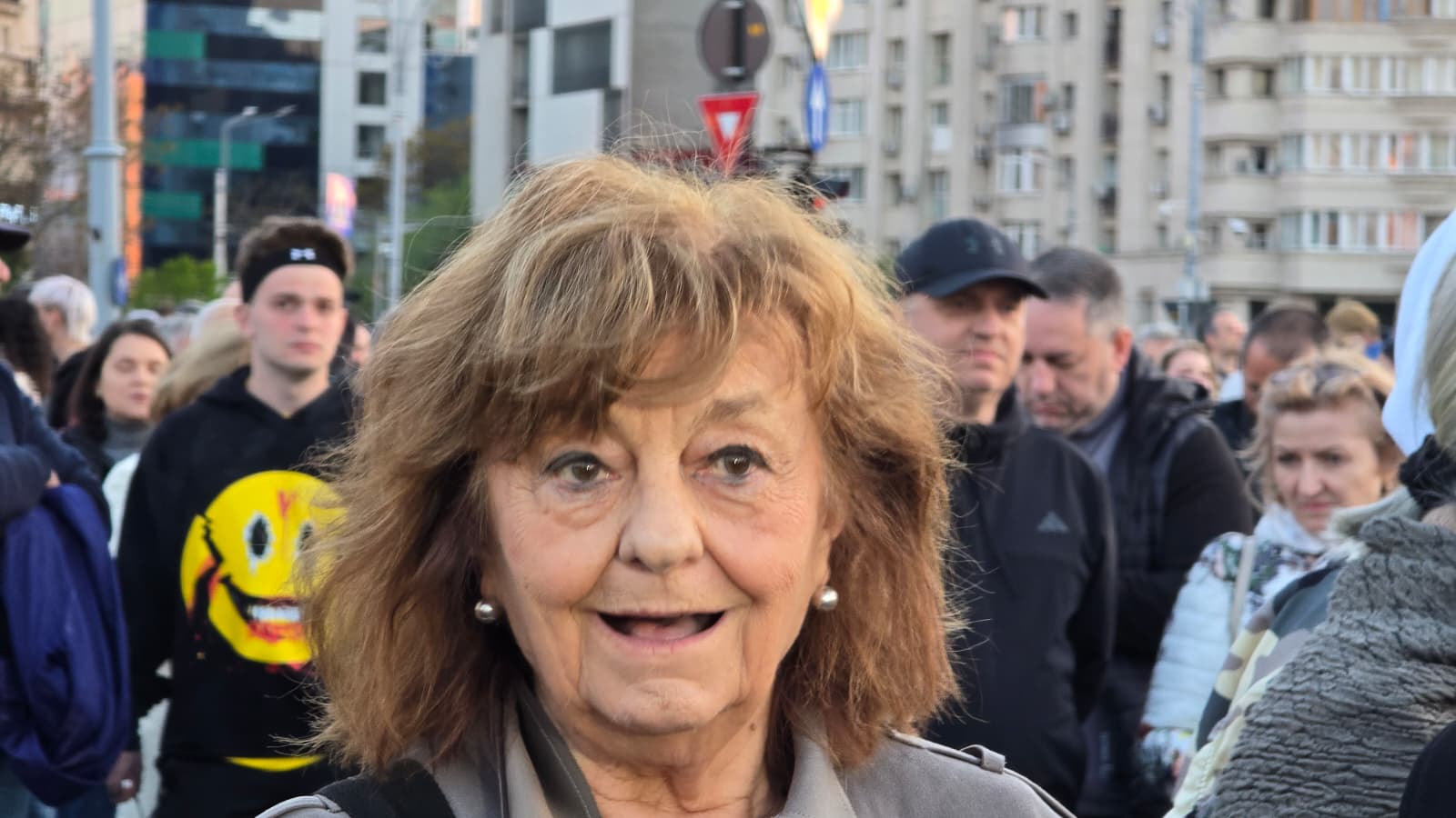 Ana Blandiana, la mitingul de susținere a lui Bolojan