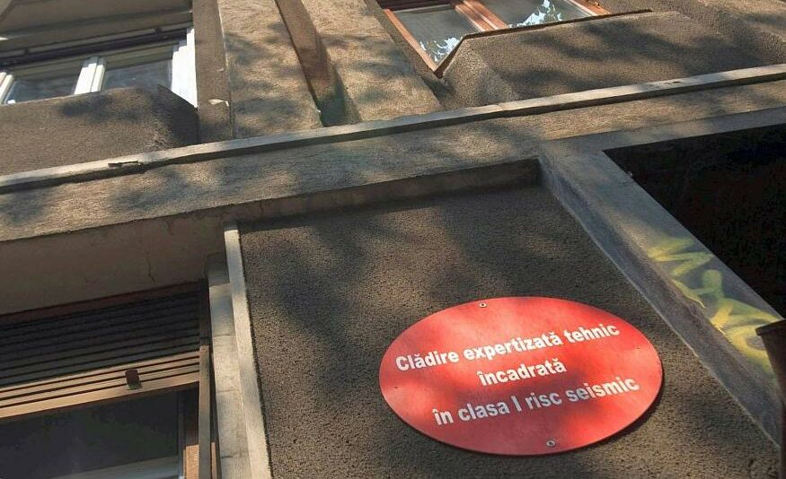 Proprietarii blocurilor cu risc seismic ar putea fi obligați să plătească lucrările de consolidare. Amenzi pentru cei care nu încep lucrările în doi ani