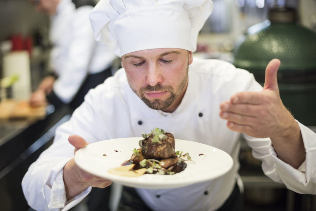 „Restaurantele nu vor supraviețui”: avertismentul unui chef Michelin despre taxele care sugrumă industria ospitalității