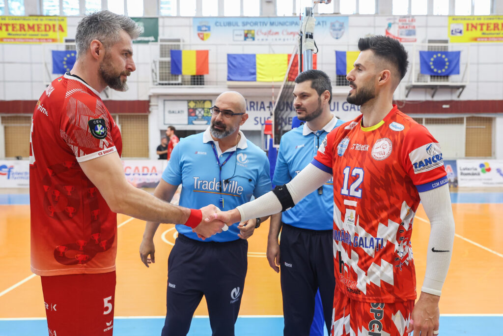 Titlul la volei masculin se decide vineri, în Capitală. Dinamo și Arcada joacă meciul decisiv al finalei