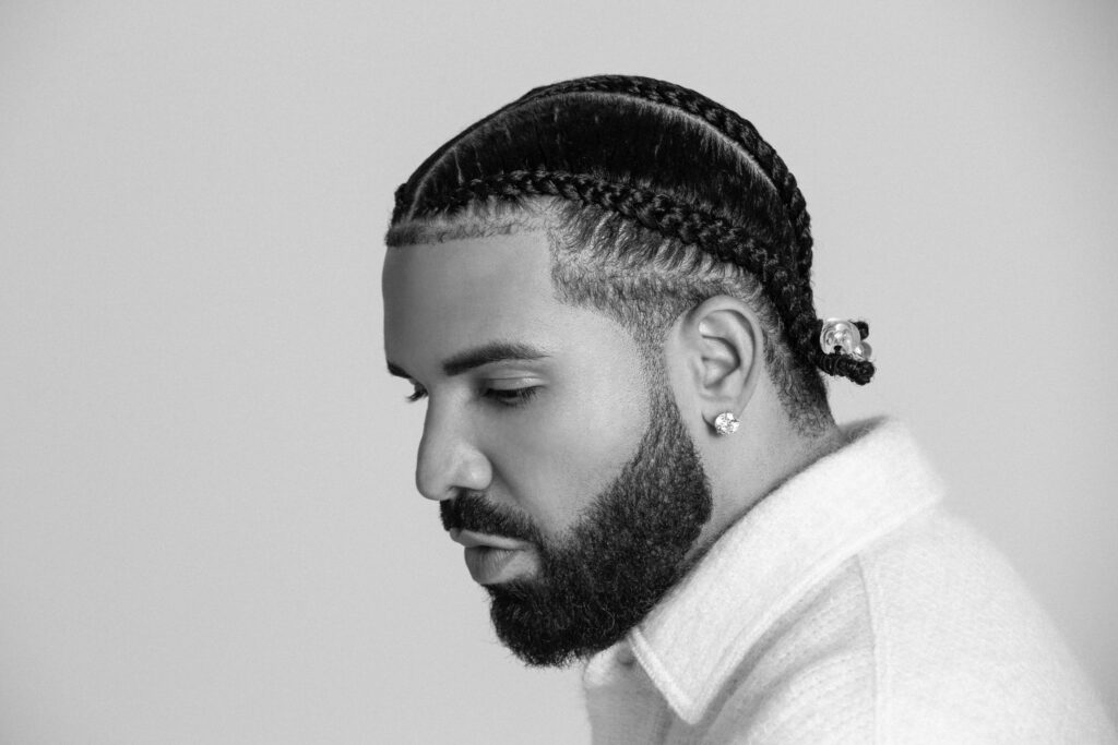 Rapperul canadian Drake surprinde și lansează vineri trei albume simultan: „Iceman”, „Maid of Honour” și „Habibti”