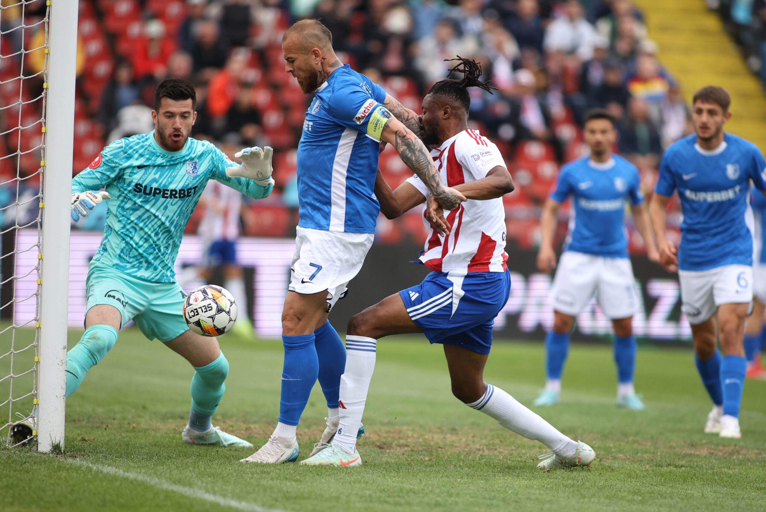Poza pentru articolul Chindia și Farul, remiză cu șase goluri în prima manșă a barajului pentru Superliga de fotbal