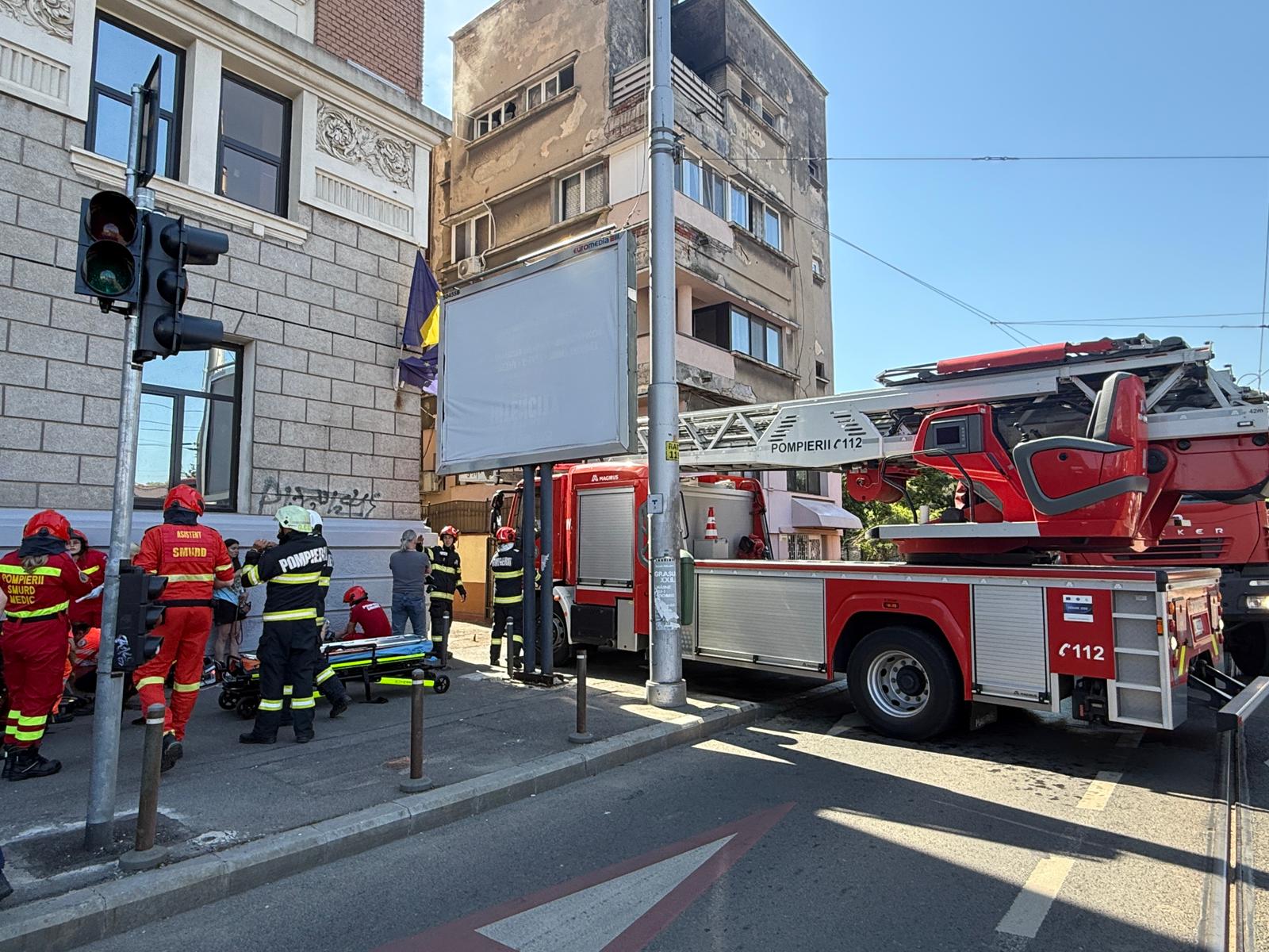 Incendiu la apartament pe Bd. Dinicu Golescu