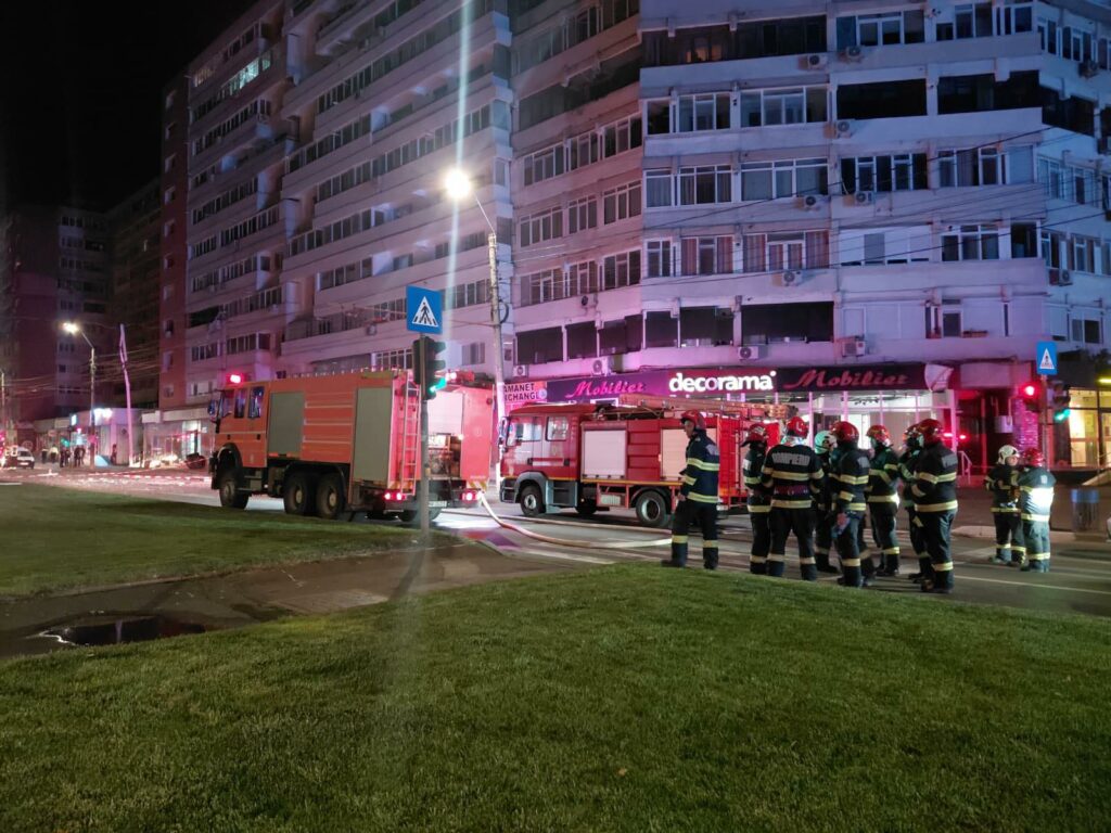 Prima reacție a Armatei după ce o dronă s-a prăbușit pe un bloc din Galați. MApN: Piloții F-16 aveau autorizare de angajare a țintelor