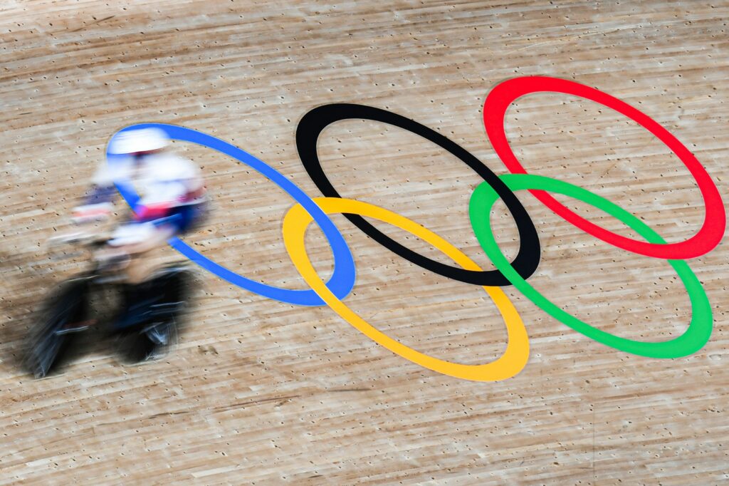Ce decizie a luat Comitetul Internațional Olimpic în privința restricțiilor aplicate sportivilor din Belarus