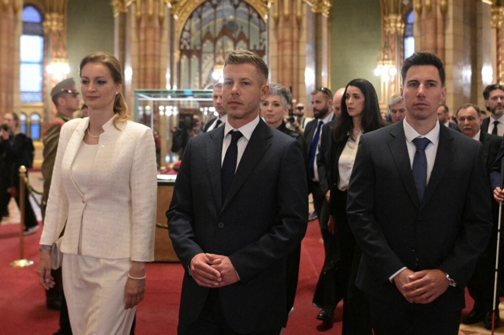 Peter Magyar a devenit oficial noul premier al Ungariei după depunerea jurământului din Parlament