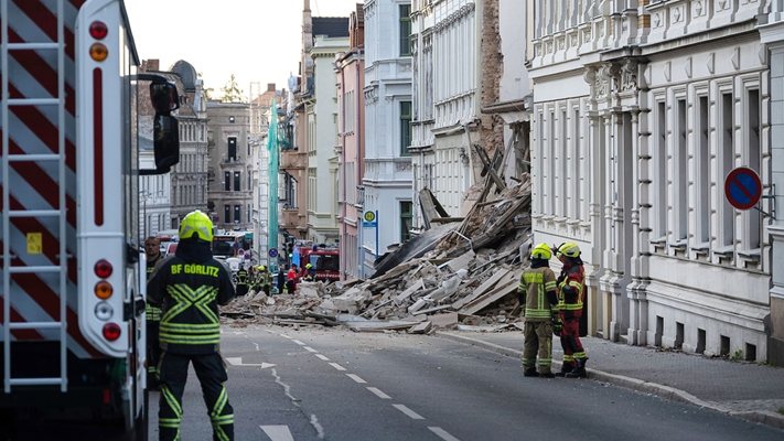 Două românce dispărute, după explozia și prăbușirea unei clădiri din Germania