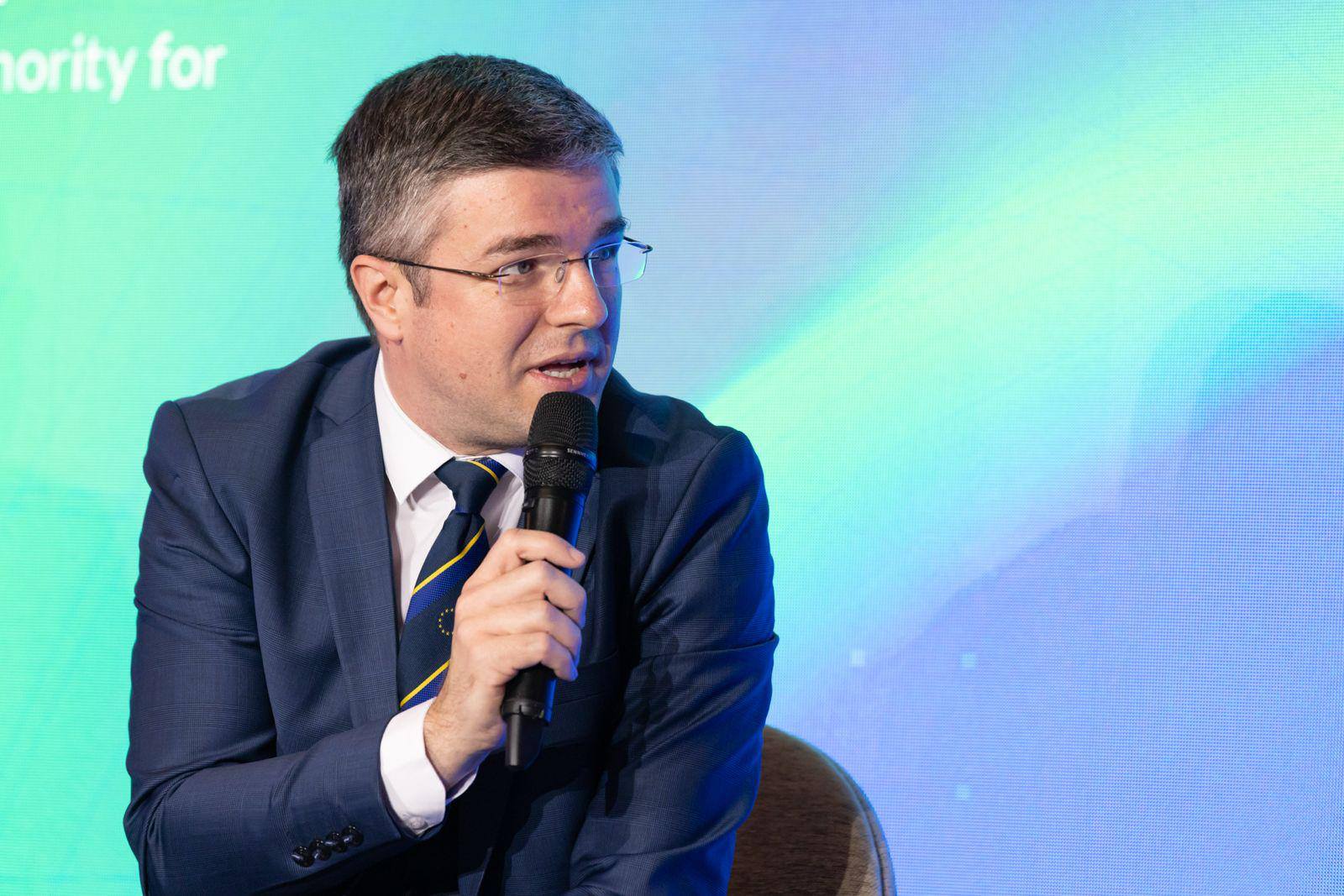 Irineu Darău: Fricțiunea administrativă, taxă invizibilă