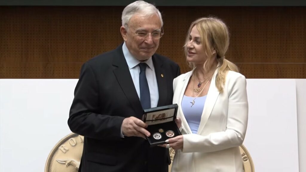BNR a lansat monedele dedicate marcării a 50 de ani de la primul 10 perfect din istorie, obținut de Nadia Comăneci la Jocurile Olimpice de la Montreal