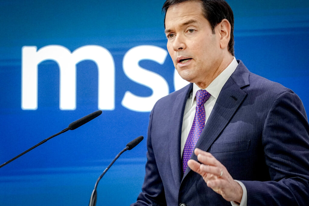 Rubio merge în India pentru acorduri energetice pe fondul crizei petrolului Iranian