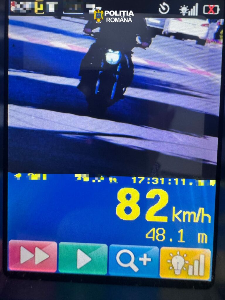 Ce pedeapsă a primit un motociclist care a încălcat mai multe reguli de circulație în timp ce era urmărit de polițiști