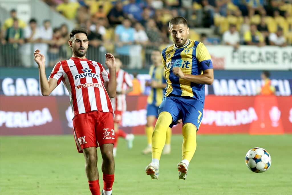 Petrolul egalează în prelungiri pe UTA și încă speră la evitarea barajului din Superliga de fotbal