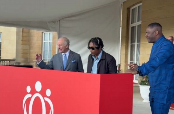 Regele Charles a urcat la pupitrul de DJ alături de Idris Elba la o petrecere regală spectaculoasă