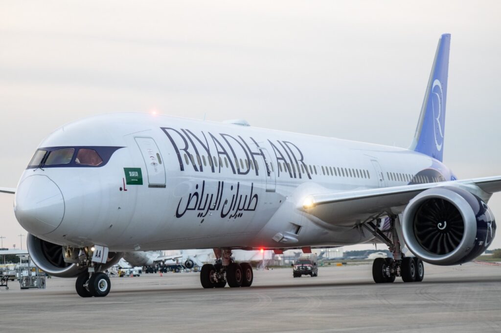 Arabia Saudită își lansează noua companie aeriană și vrea să rivalizeze cu Emirates și Qatar Airways