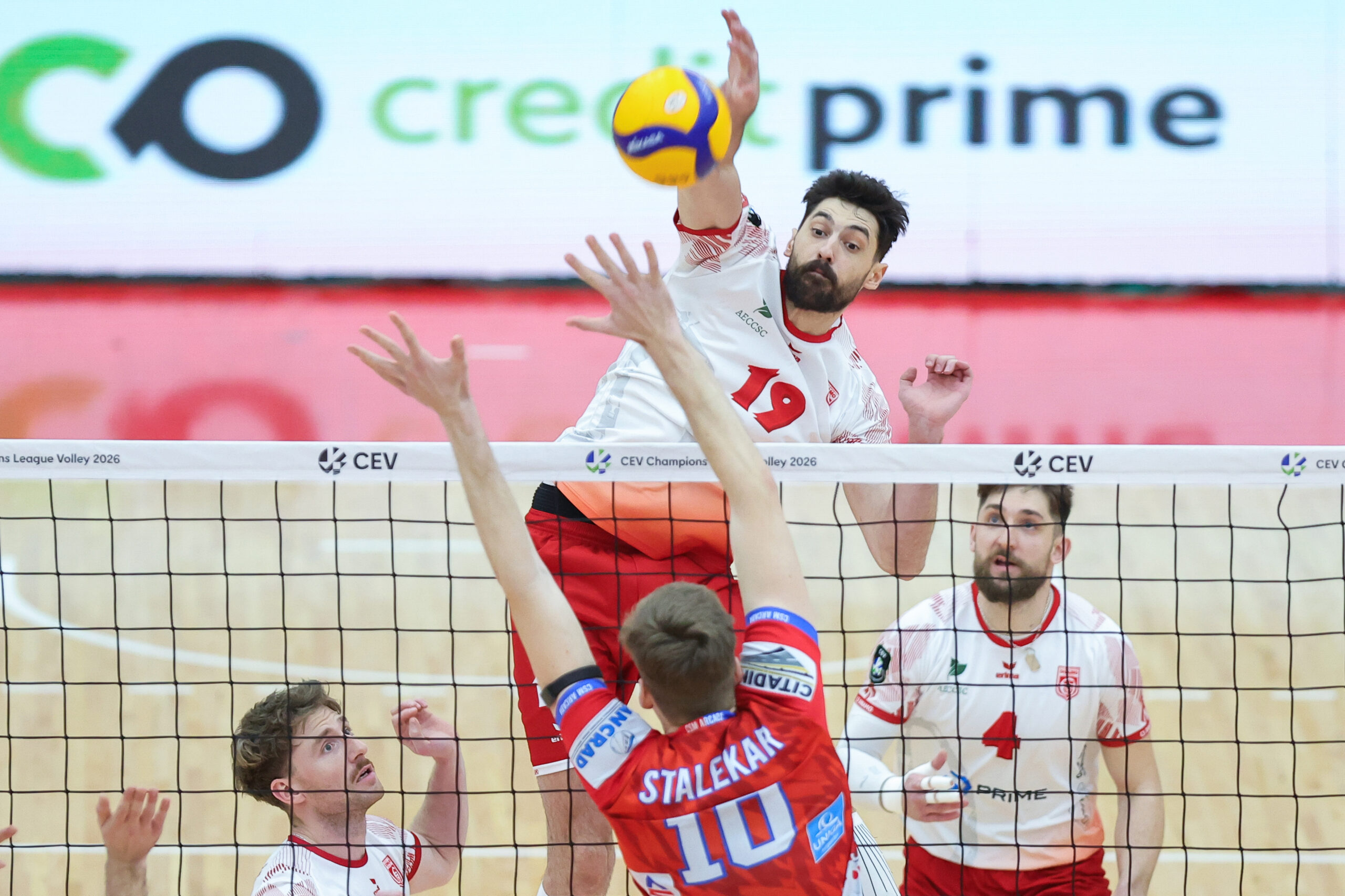 Dinamo București învinge în tie-break Arcada Galați și egalează scorul la general în finala campionatului masculin de volei