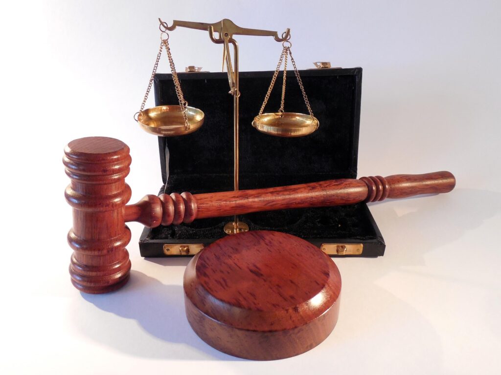 Avocat din Baroul București, trimis în judecată după ce a intrat fără drept în sediul ANAF