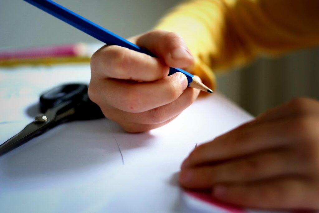 Două indicii străvechi ar putea explica de ce 90% dintre oameni sunt dreptaci