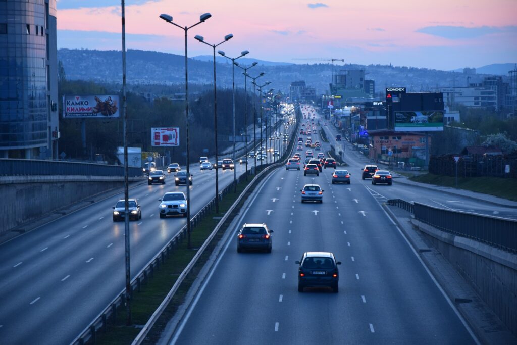 Frați de 3 și 5 ani, abandonați într-o pădure după un joc sinistru