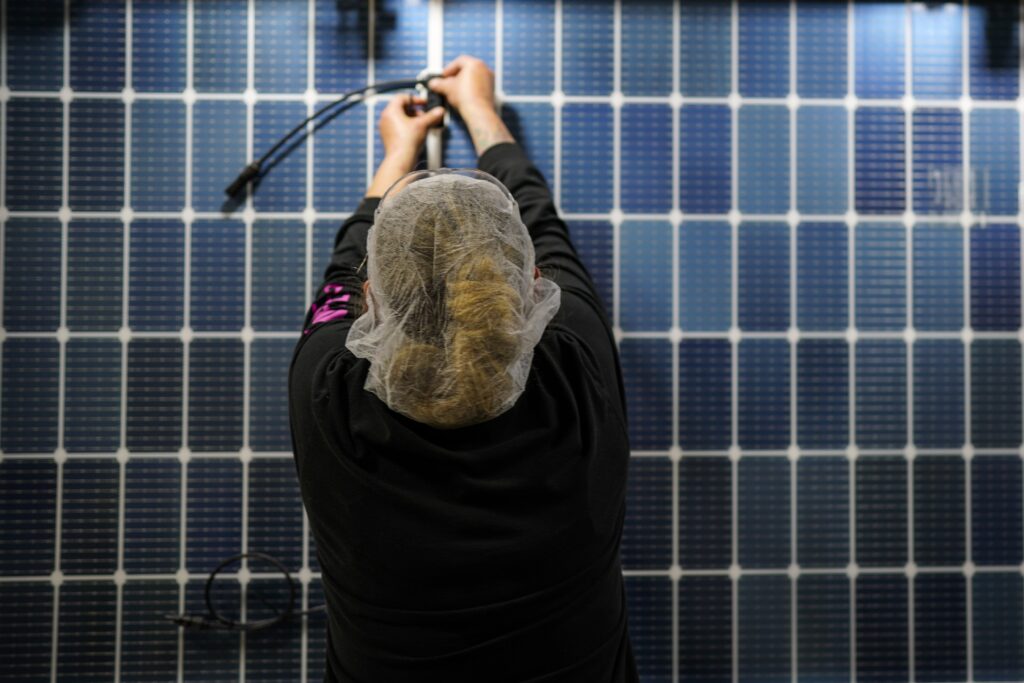 Premieră în SUA: energia solară a depășit cărbunel