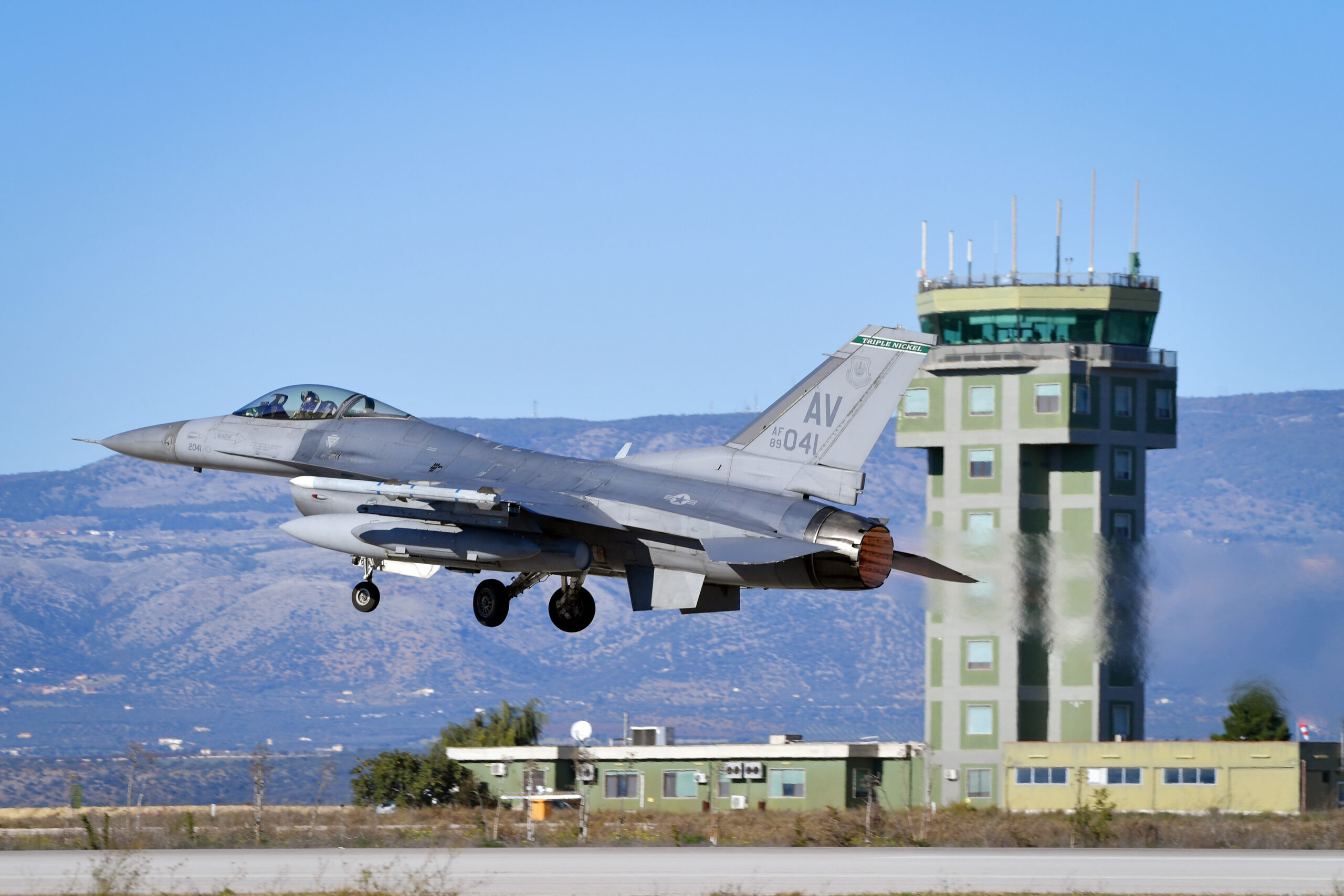 SUA reduce avioanele de vânătoare pentru NATO