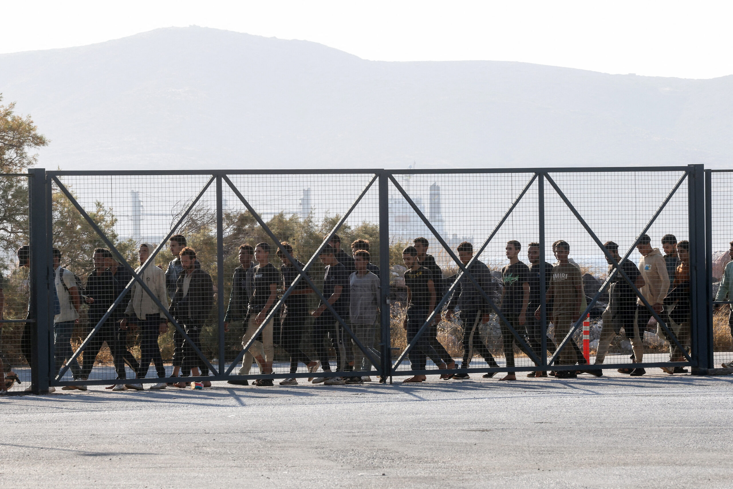 UE înăsprește regulile pentru migranții ilegali