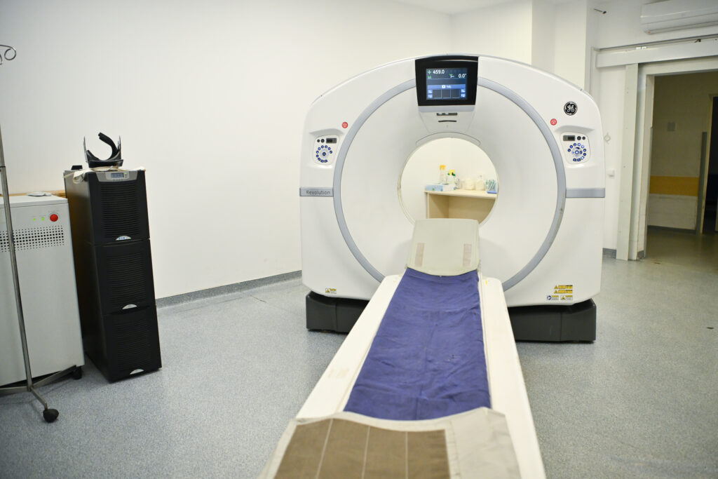 CNAS: Pacienții din oncologie și alte programe naționale ar putea avea acces mai rapid la servicii prin implicarea sectorului privat