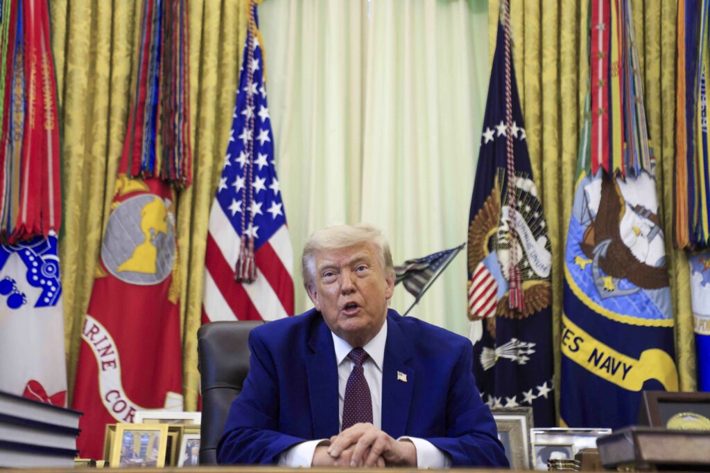 Trump vrea noi concedieri în serviciile de informații ale SUA