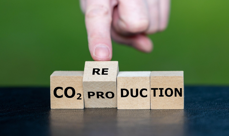 UE va îngreuna suspendarea taxei pe emisiile de carbon aplicate importurilor. România s-a opus