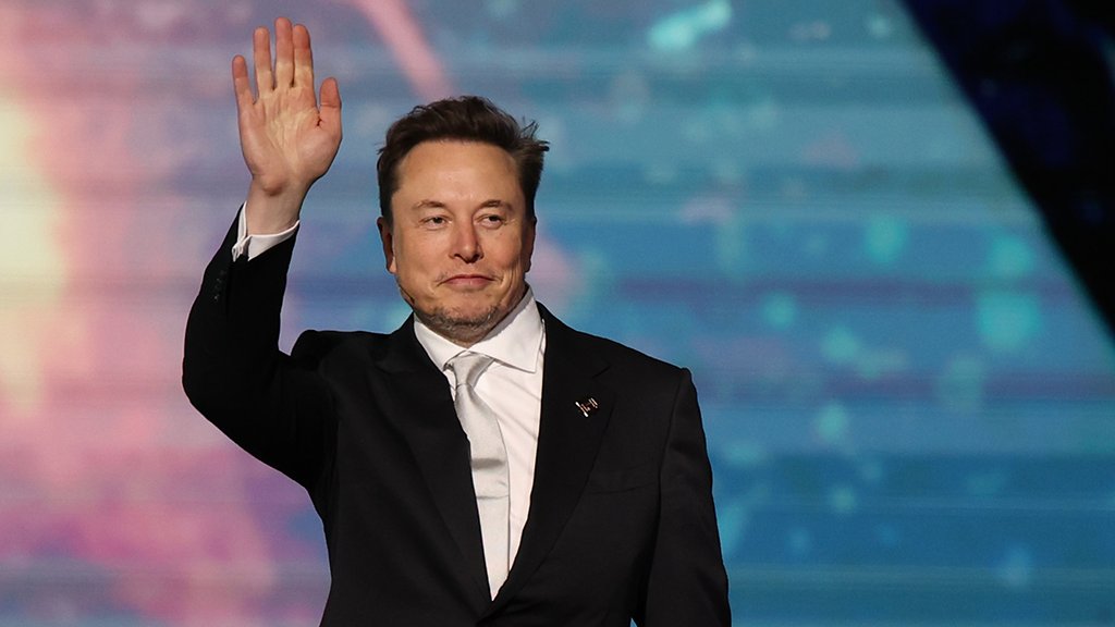 Bătălie pentru acțiunile SpaceX: compania taie cot