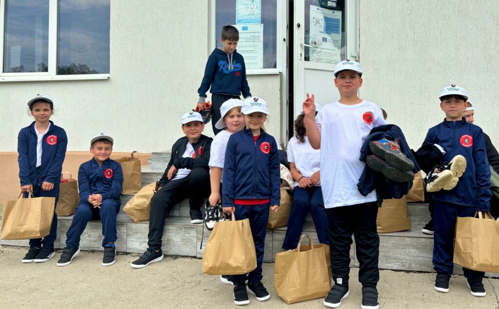 Copiii din Jugureni au sărbătorit de ziua lor alături de Fundația Carmistin și La Provincia