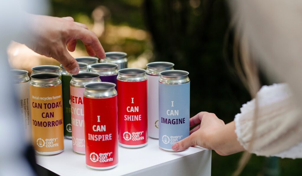 Ziua Mondială a Mediului: România ocupă primul loc global în privința responsabilității personale față de reciclarea ambalajelor pentru băuturi și așteaptă același lucru de la producători