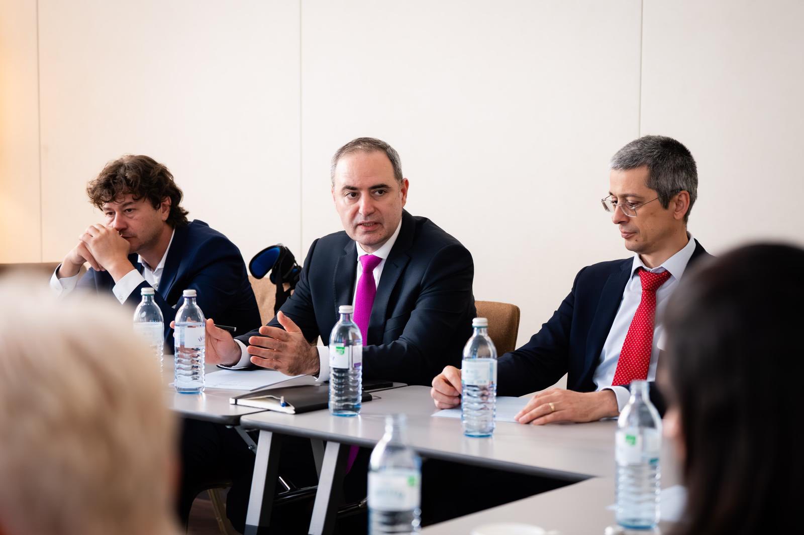 Alexandru Nazare, discuții la Viena cu investitorii