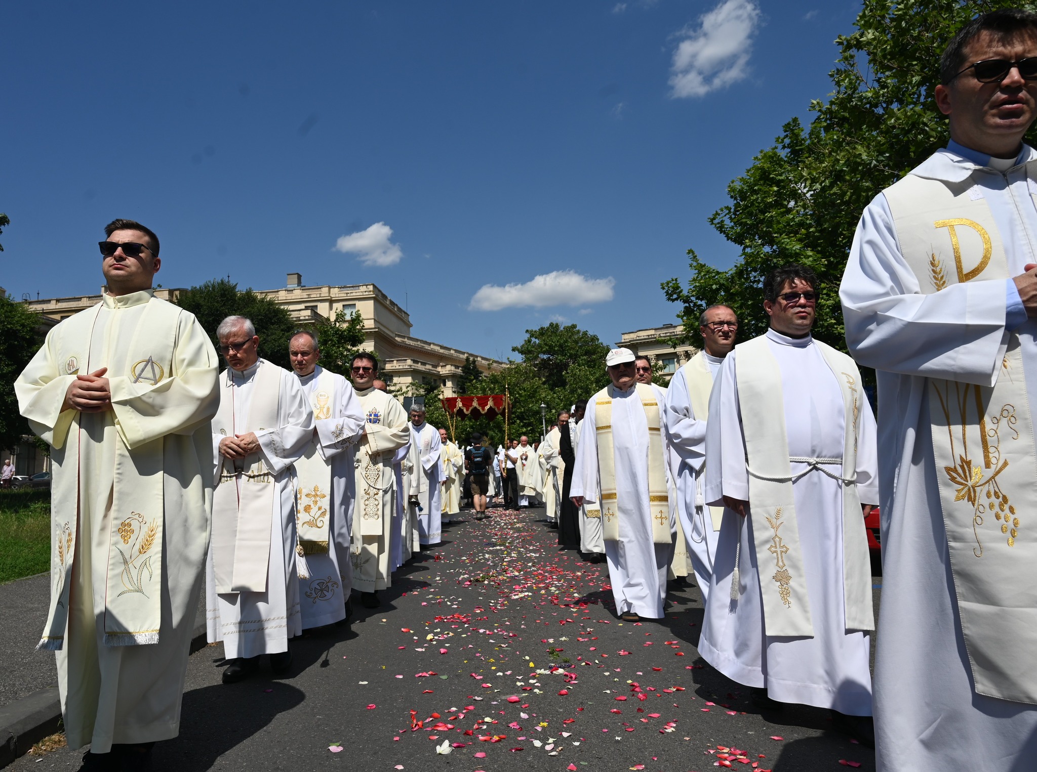 Procesiune catolică pe străzile din București