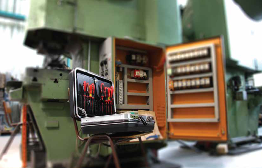 Unior Tepid propune una dintre cele mai variate game de soluții pentru transportul și organizarea sculelor: textile, polipropilenă, ABS, piele și tablă metalică