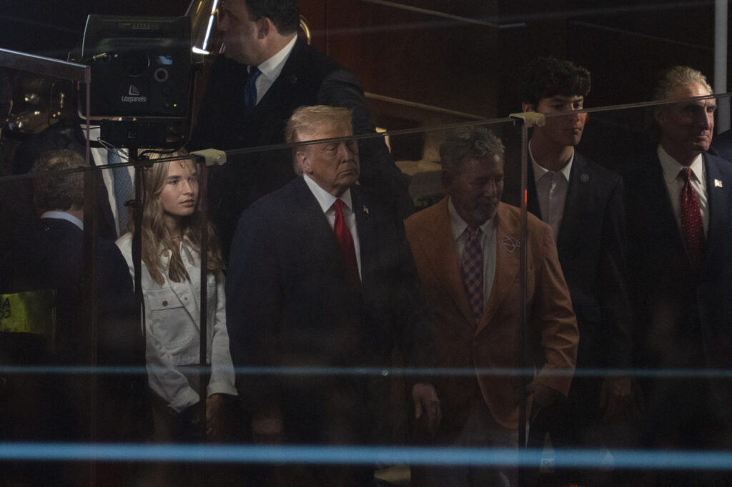 Trump felicită echipa New York Knicks pentru titlul NBA: Cele mai mari victorii din istoria baschetului