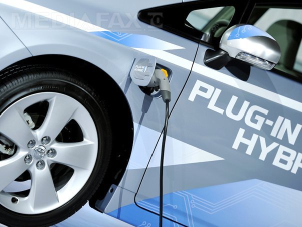 Hibrizii plug-in poluează aproape la fel de mult ca mașinile pe benzină – raport