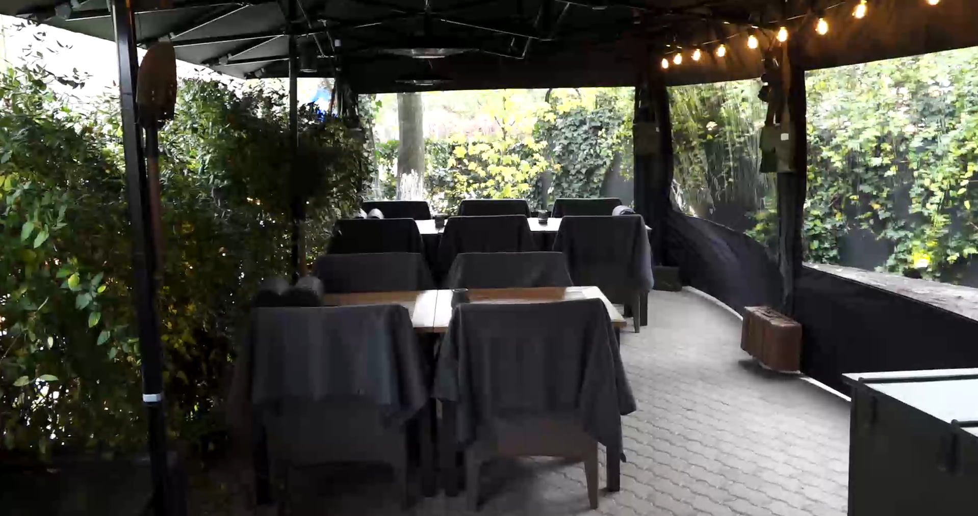 Serviciile prestate populației au crescut în mai: coafura și restaurantele trag piața în sus