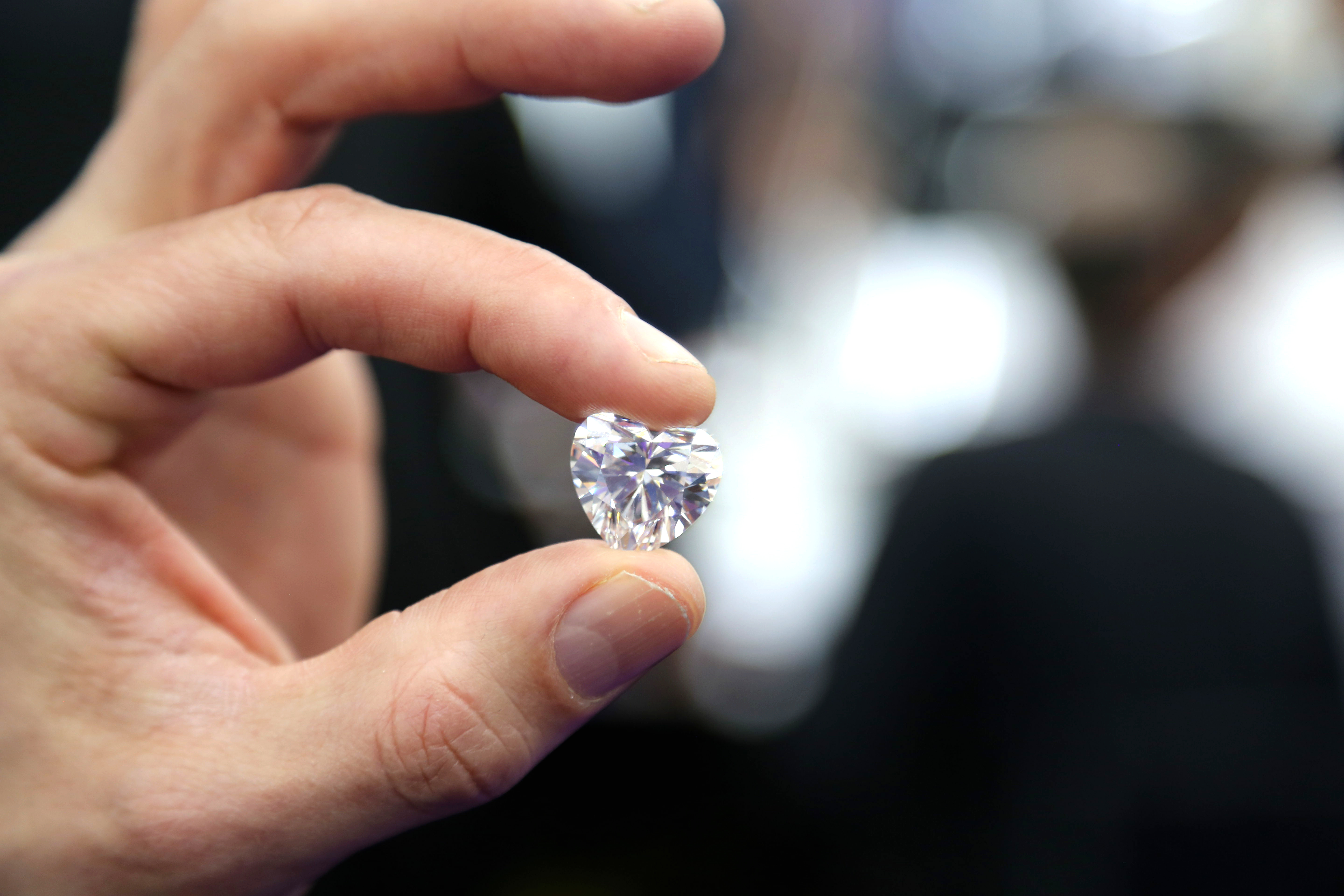 Financial Times: Botswana, al doilea cel mai mare producător de diamante din lume, după Rusia, vrea să-și sporească controlul asupra minelor sale, fără să le naționalizeze complet