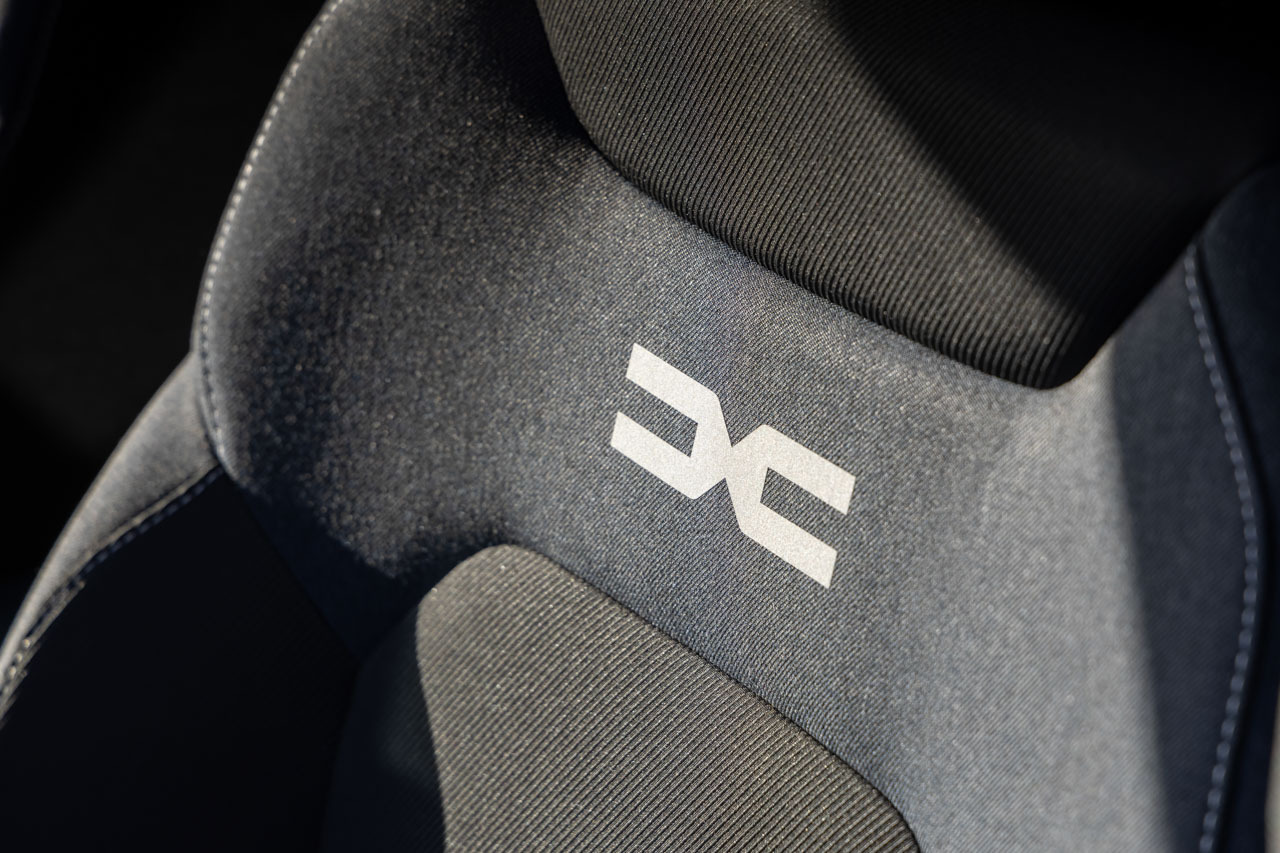 Cancelaria Prim-ministrului: Contract de leasing pentru 17 mașini Duster, economie de 400.000 lei lunar